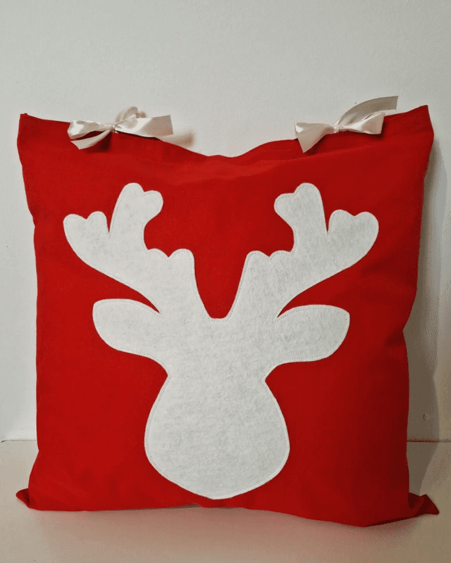 Reindeer pillow / Christmas pillow 